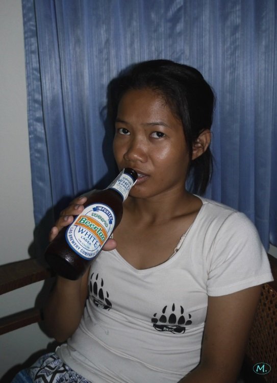 Beerlao White with Oy.JPG