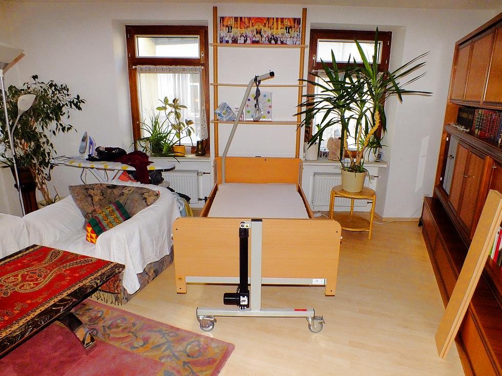 Mi-Pflegebett.jpg