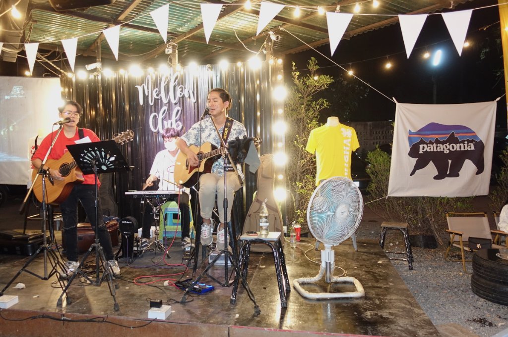 Mellow Club Band 1.JPG