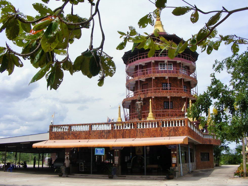 Korat-Wat-Ban-Ma-Rum-01.jpg