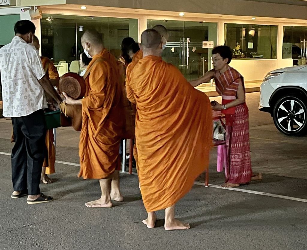 Monks in the morning (7).jpg