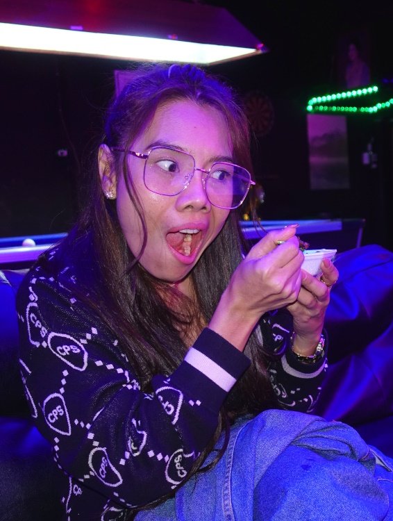 Hug Bar 2.JPG