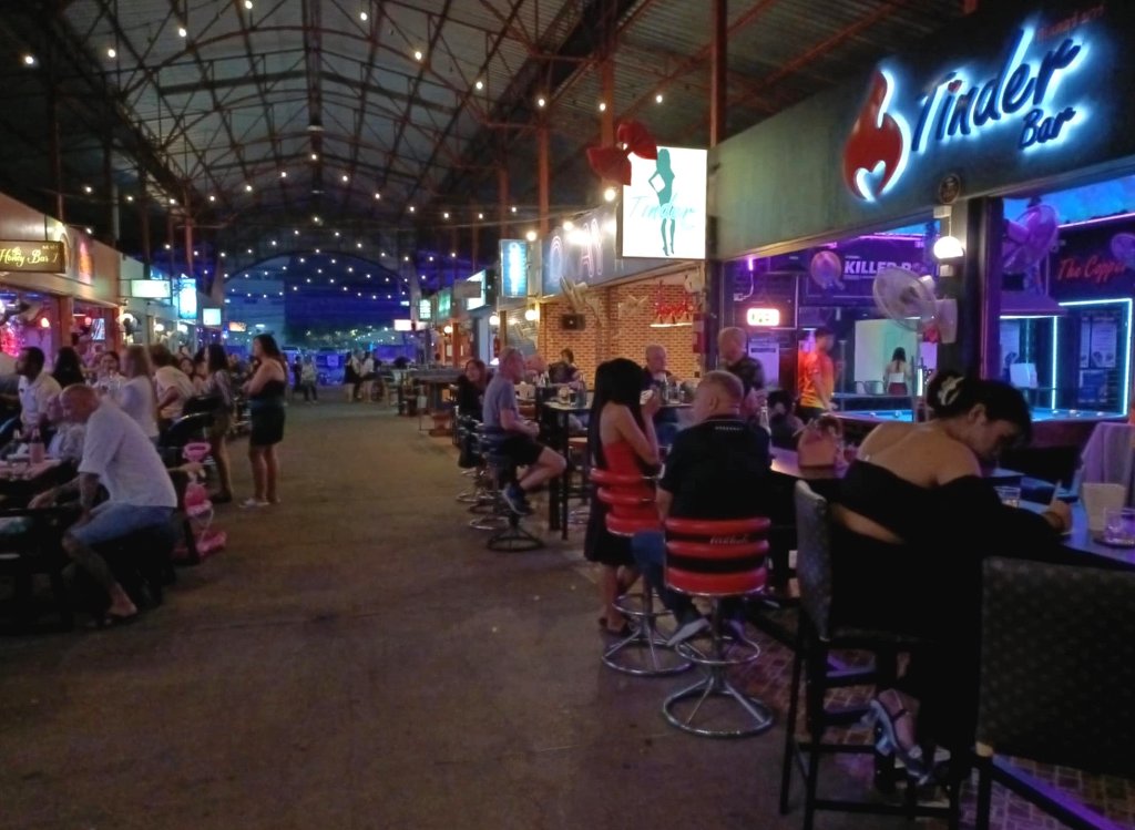 Day and Night mit Mi.jpg