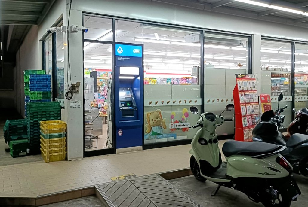 ATM Bangkok Bank.jpg