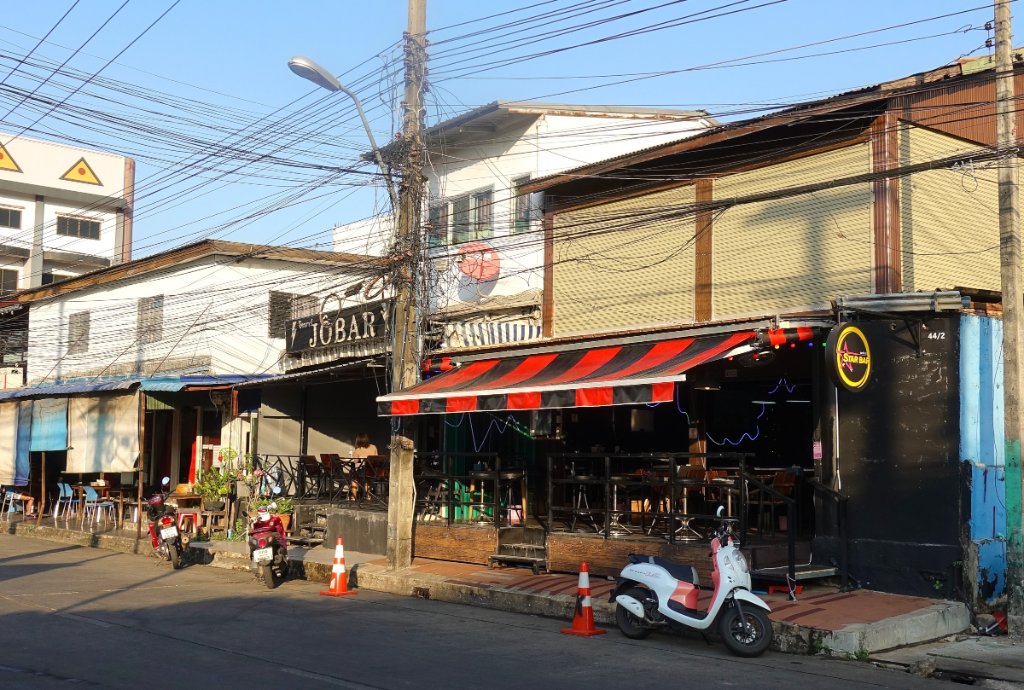 Jobar und Star Bar.JPG